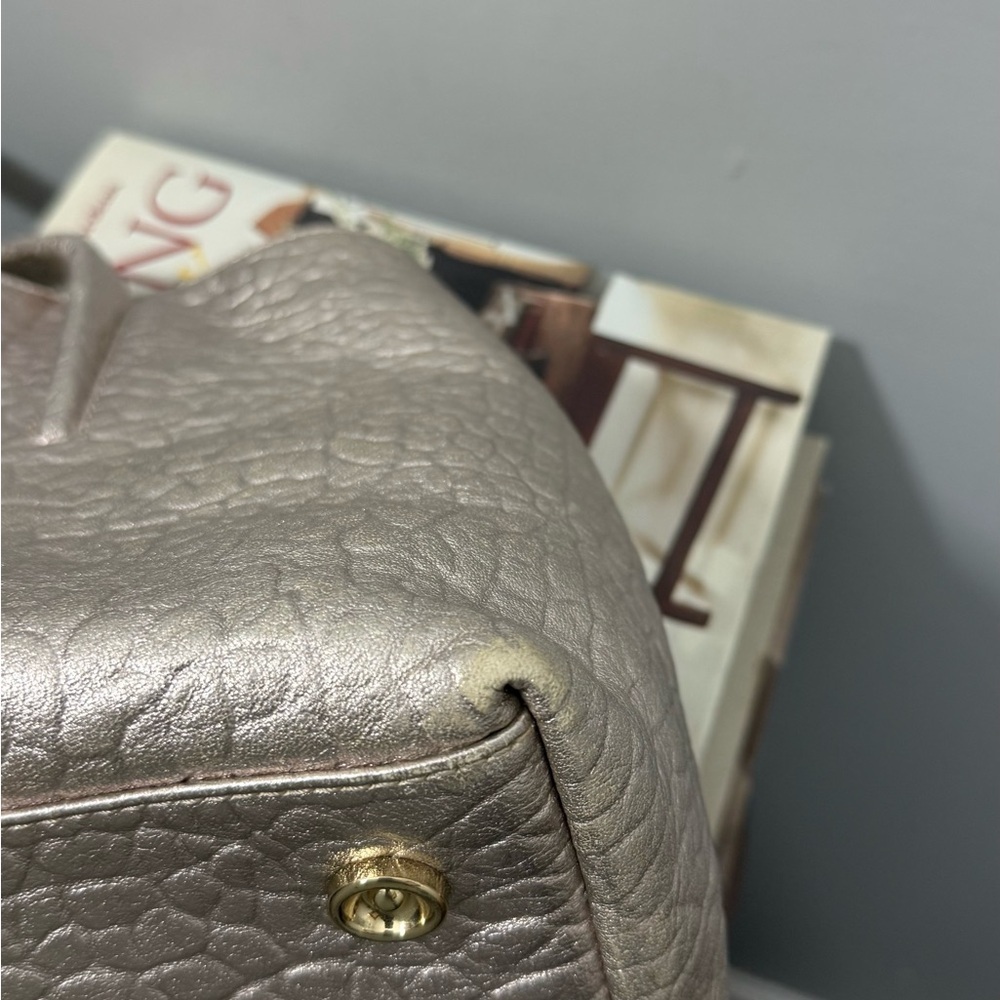 Stuart Weitzman Gold/Silver Pebbled Leather Textured Tote Bag - Picture 10 of 16